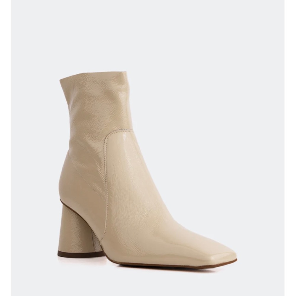 Cream Boot - Picture 3 of 4